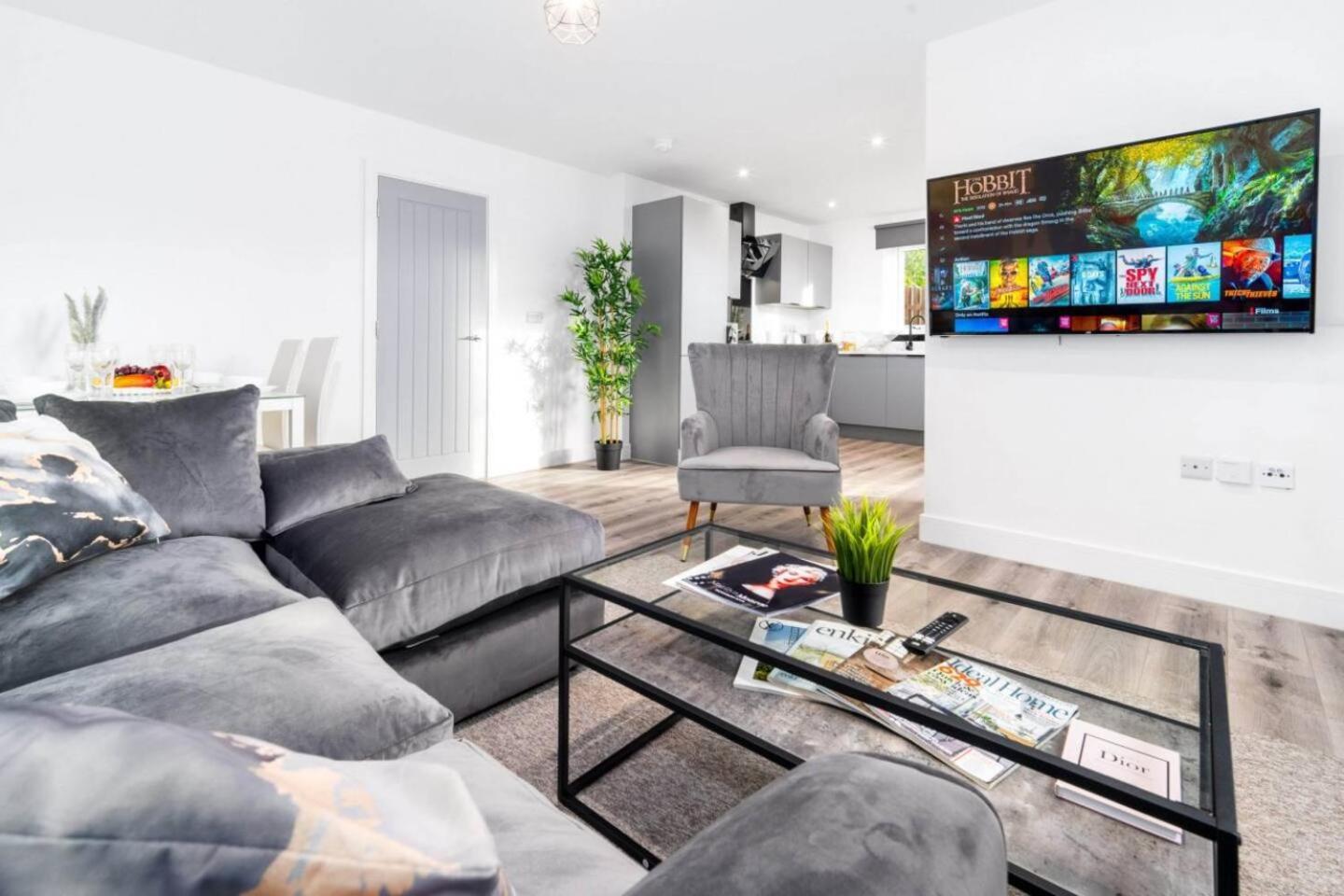 Luxury Apartment - 2 Bedrooms - Balcony - Parking - Netflix - Wifi - 7Mc Birmingham Exterior foto